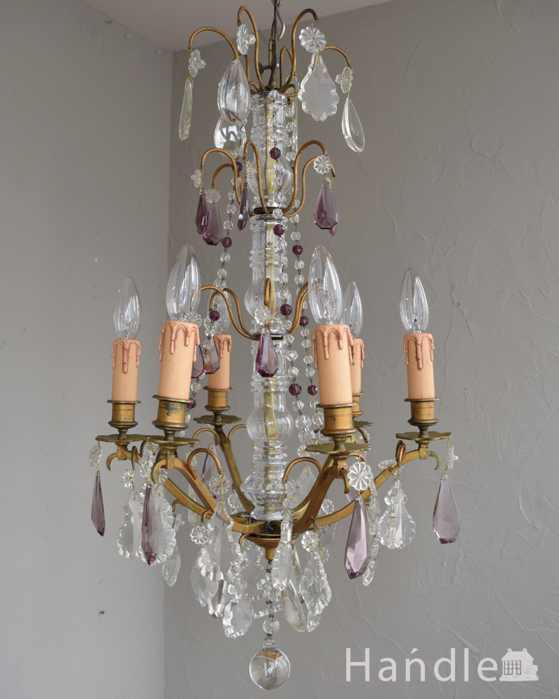 ガラスの支柱、ビーズが煌くフランスのアンティークシャンデリア(6灯
