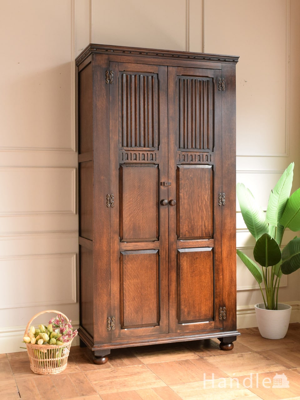 英国のアンティークのキャビネット、リネンフォールドのワードローブ(j