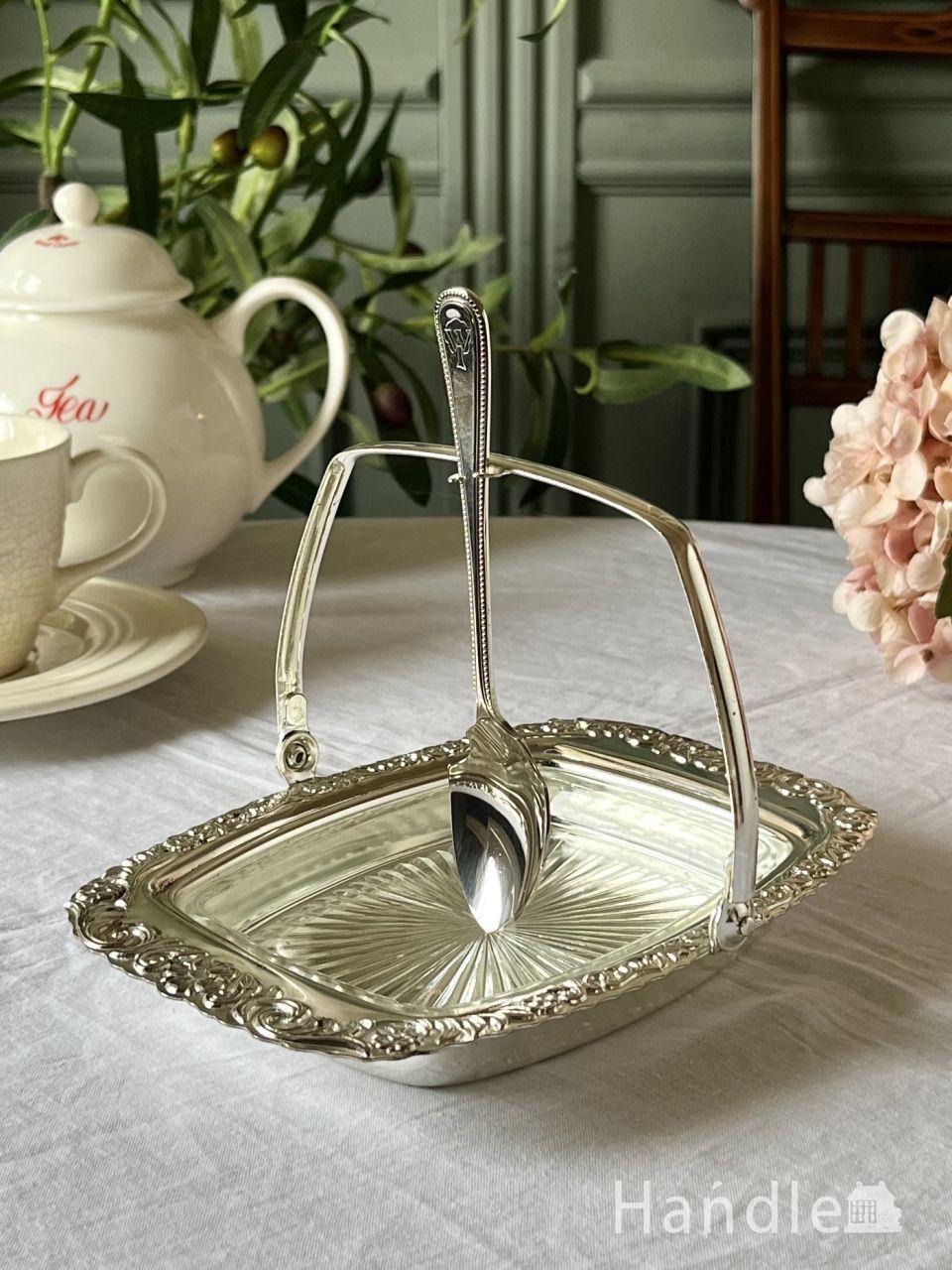 クリアガラスとミルクガラスが美しい、フェントン社のシルバークレスト