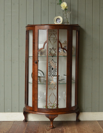 英国のオシャレなアンティーク家具、ガラスの飾り棚（ショーケース）(j
