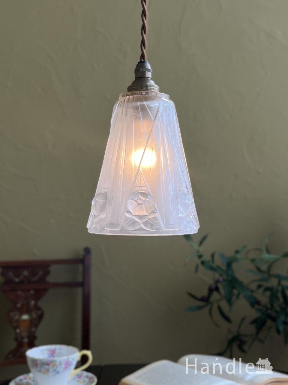 イギリスから到着したアンティークステンドグラスのランプ（コード