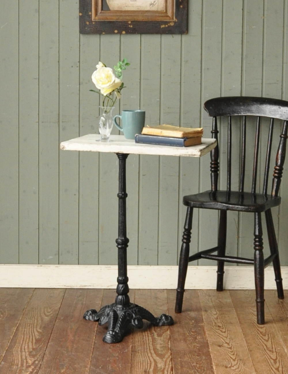 オシャレなフランスのアンティーク家具、アイアン脚のカフェテーブル(m