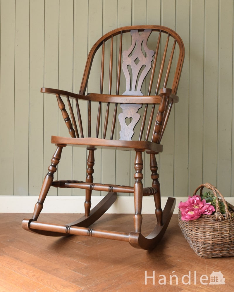 ゆらゆら揺れるアンティークの椅子、木製のロッキングチェア(k-829-c