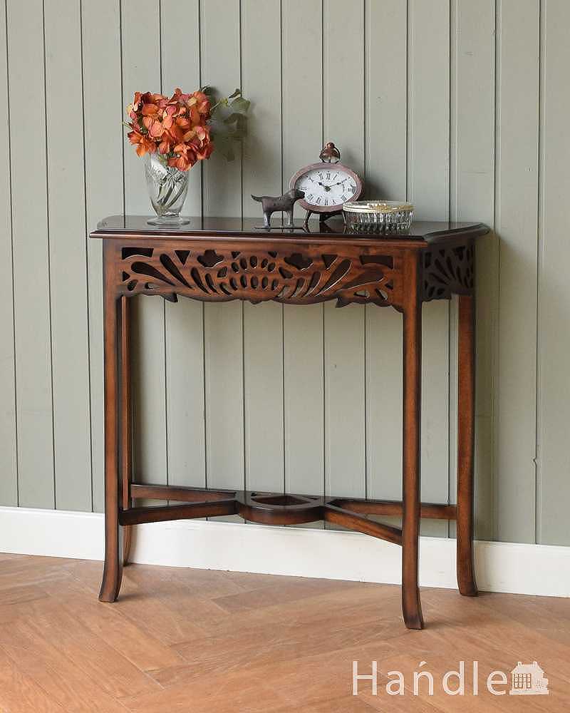 透かし彫りが美しいアンティーク風 コンソールテーブル(y-264-f