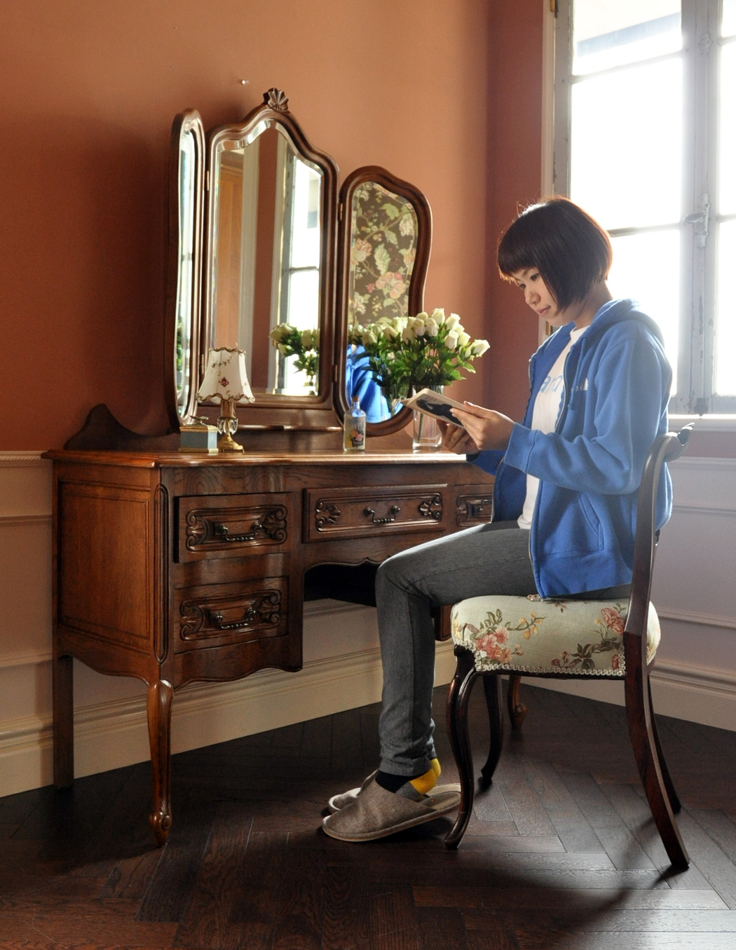 南フランスの美しいアンティーク家具、三面鏡付きのドレッサー(j-1148