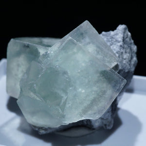 中国湖南省 香花嶺(シャンファーリン)産 グリーンフローライト