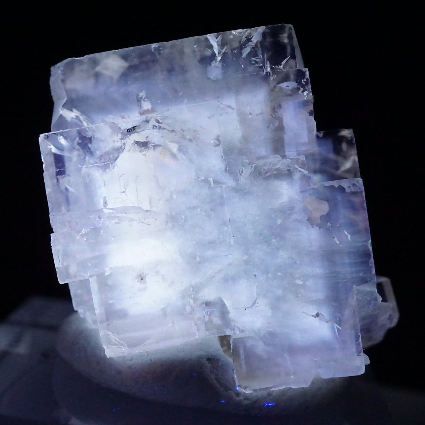 アメリカ・オハイオ州産 フローライト – 天然石ハッピーギフト