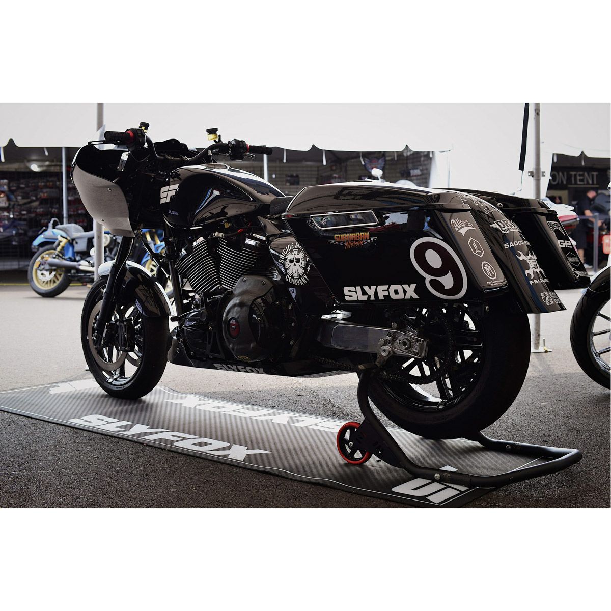 レースピット・フロアマット SLYFOX |ハーレーパーツ専門店 HDパーツ