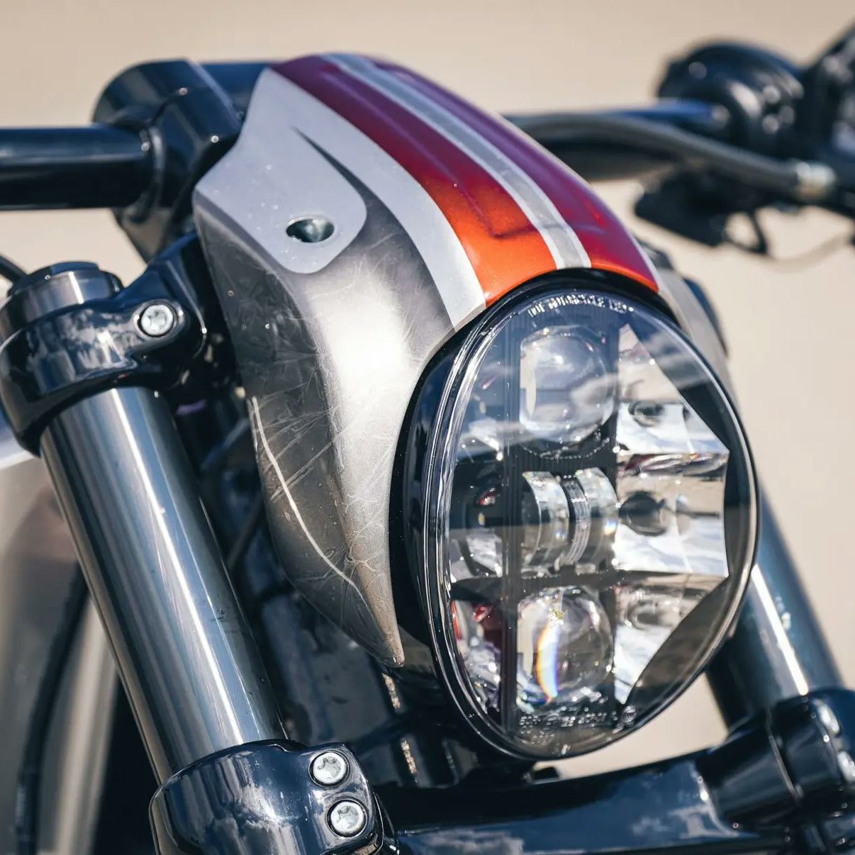 Thunderbike ヘッドライトキャップ (ロウアルミ) 2025以降 ブレイク