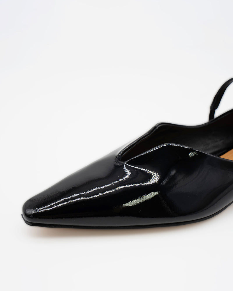 Kate black enamel メリージェーン ポインテッド パンプス ブラック