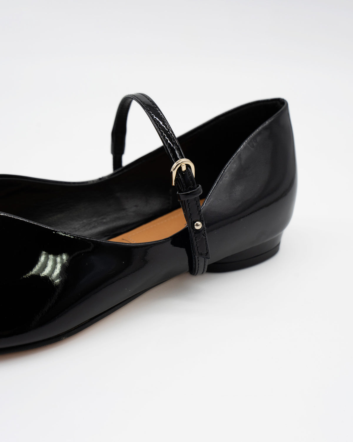 Kate black enamel メリージェーン ポインテッド パンプス ブラック