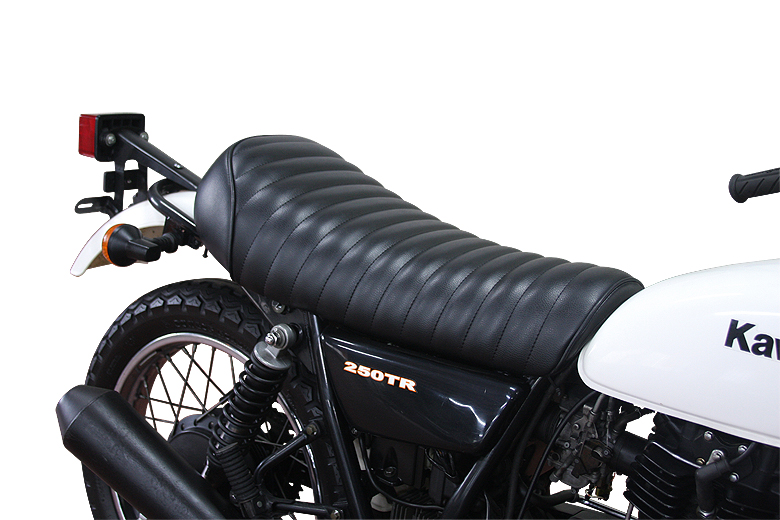250TR カスタムシートカバー ブラック/タックロール | オートバイの