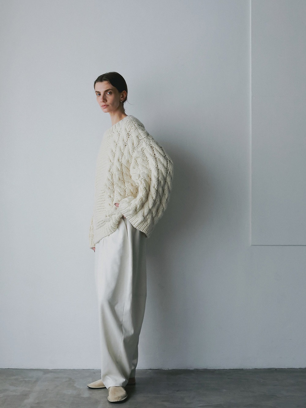 ハンドケーブルニットプルオーバー | Knit | HER. Online Store