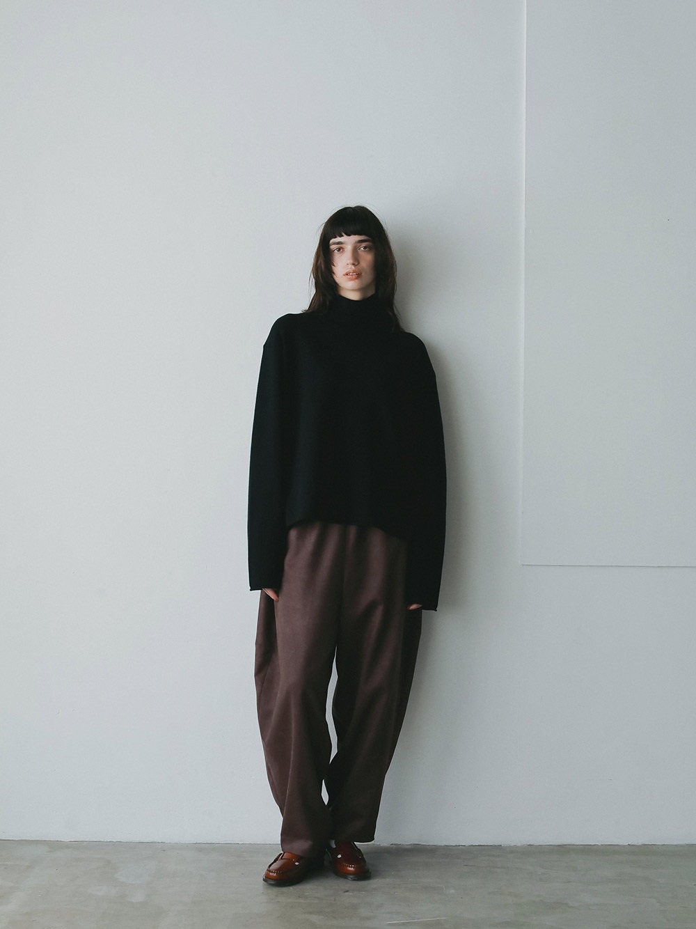 コットンカシミヤスタンドカラーニット | Knit | HER. Online Store