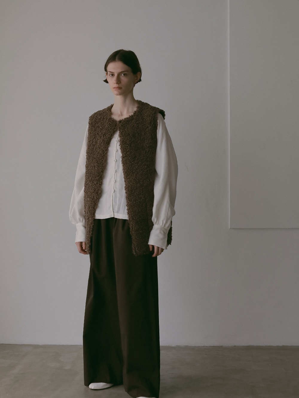 フェイクファーベスト | Jacket | HER. Online Store