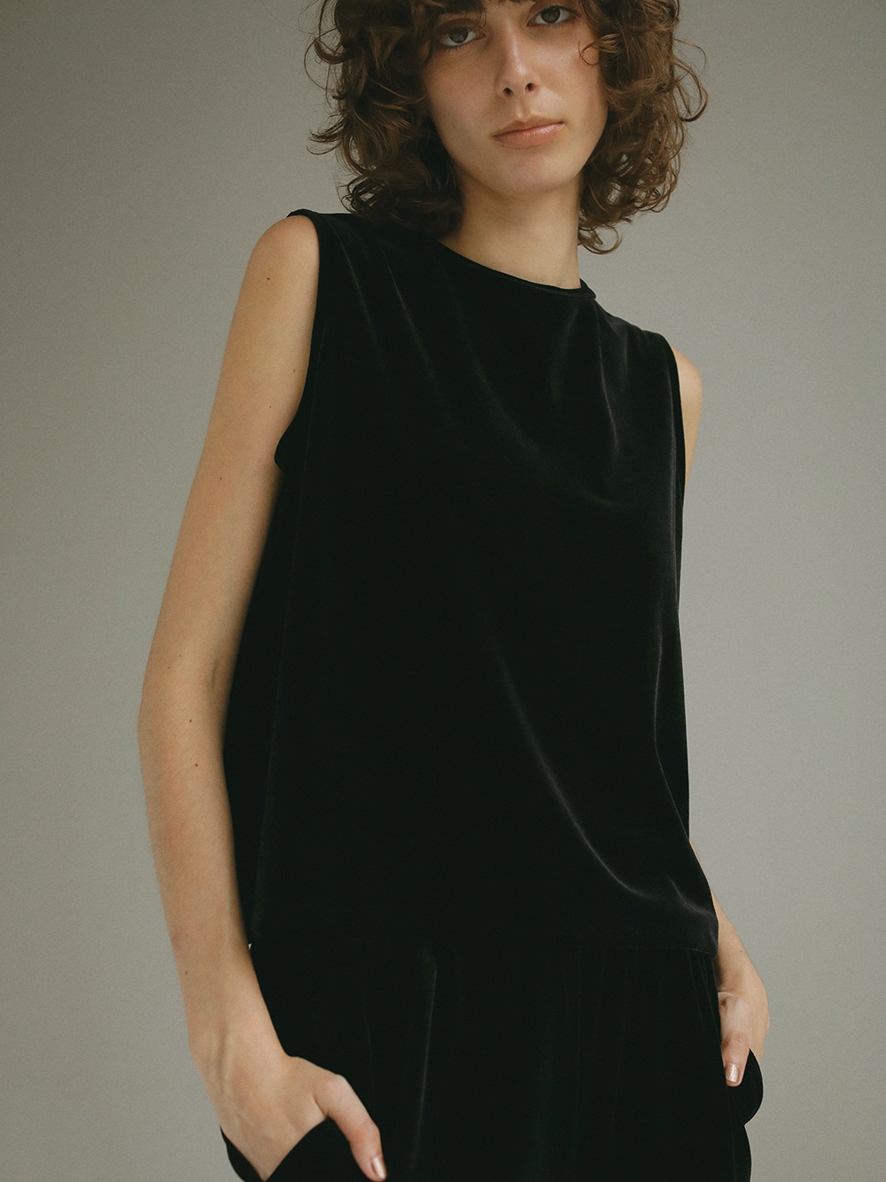 ベロアタンクプルオーバー | Cut and sew | HER. Online Store