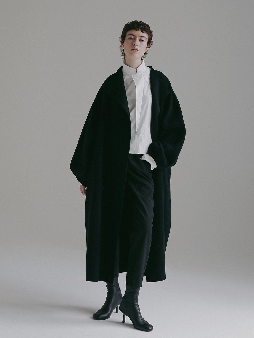 ウールリバードルマンコート | Coat | HER. Online Store