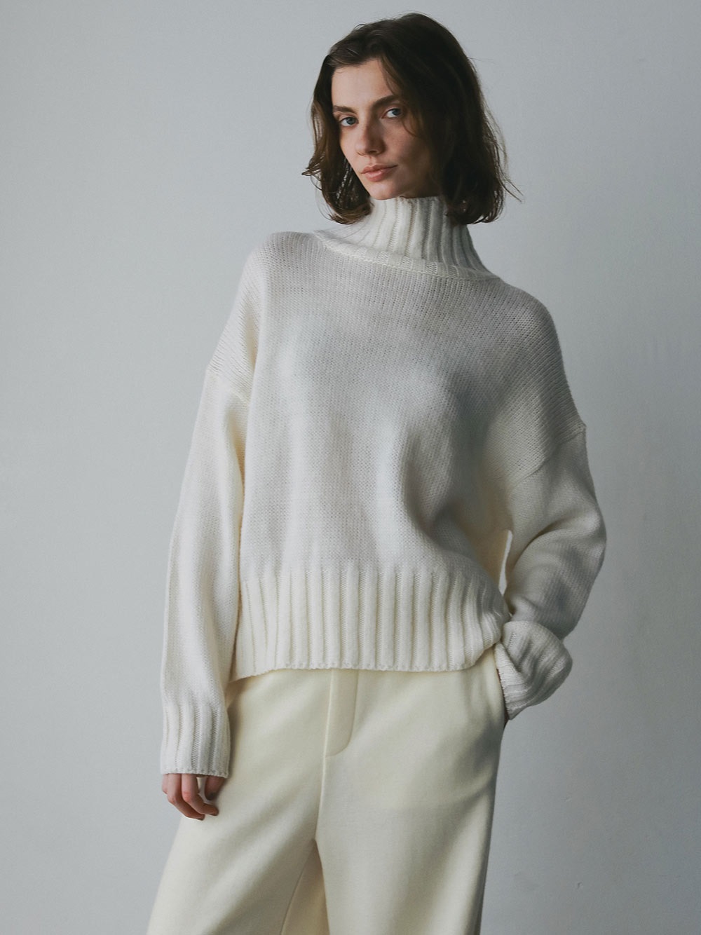 ハイネックニットプルオーバー | Knit | HER. Online Store