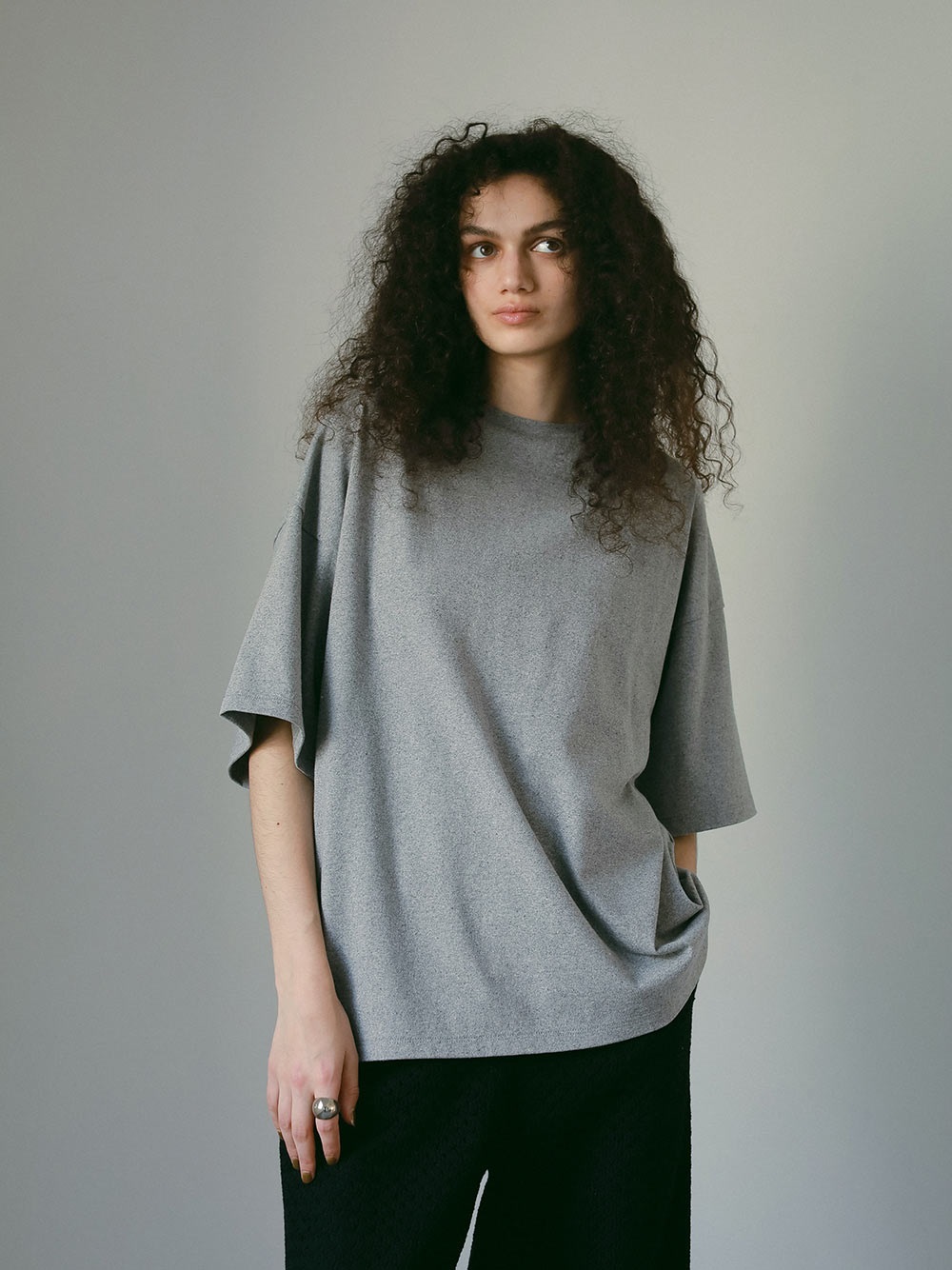 オーバーコットンTシャツ | Cut and sew | HER. Online Store