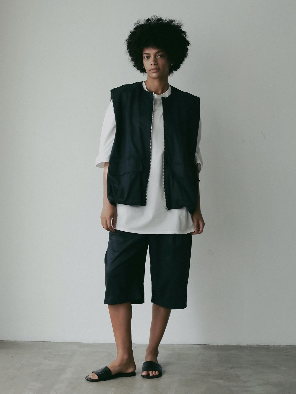 カーブハーフパンツ | Pants | HER. Online Store