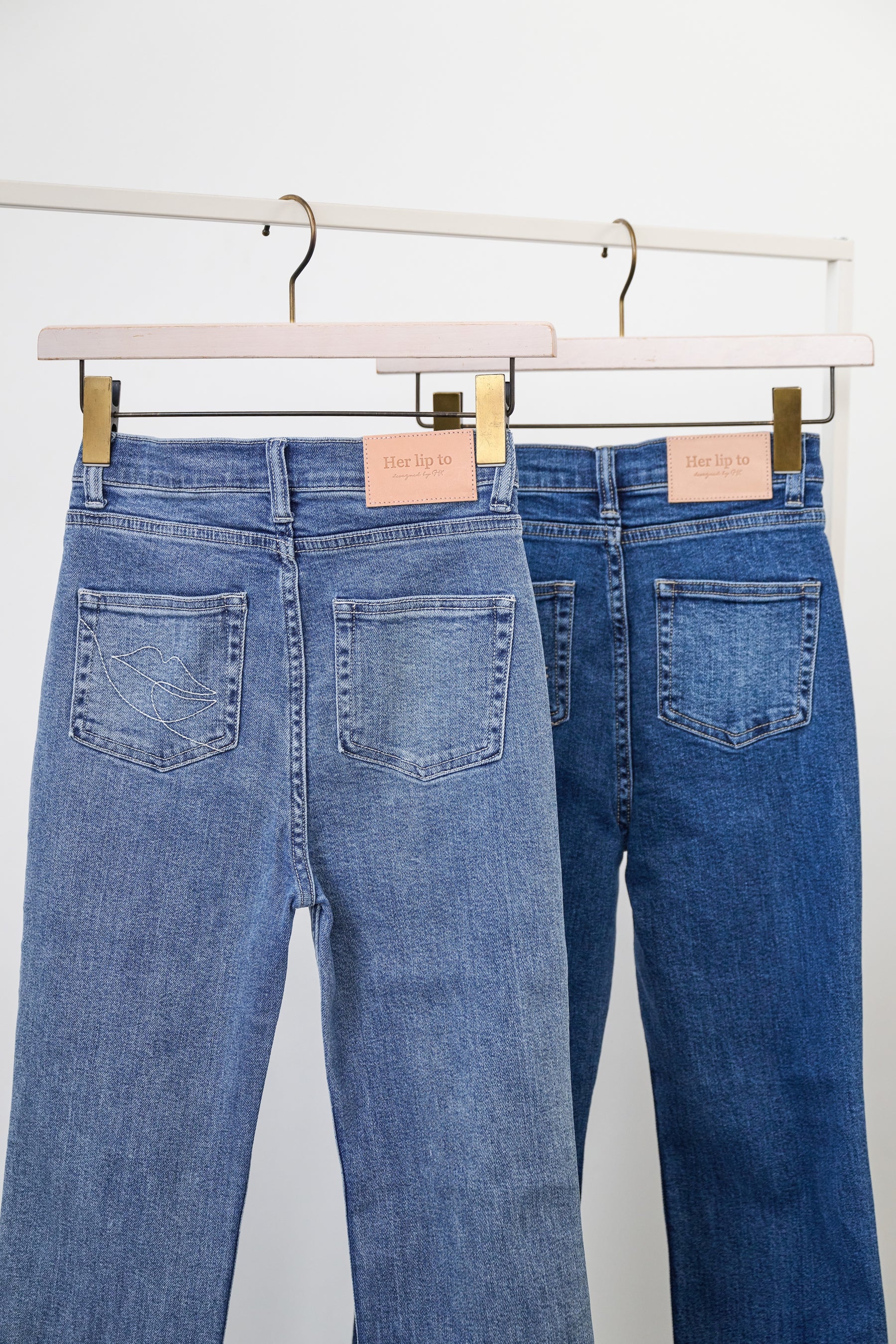 light blue / blue] New York High-Waisted Jeans