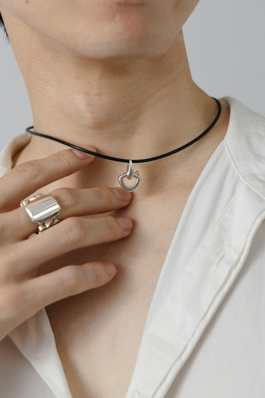 CETACEA LEATHER CHOKER NECKLACE – h'eres