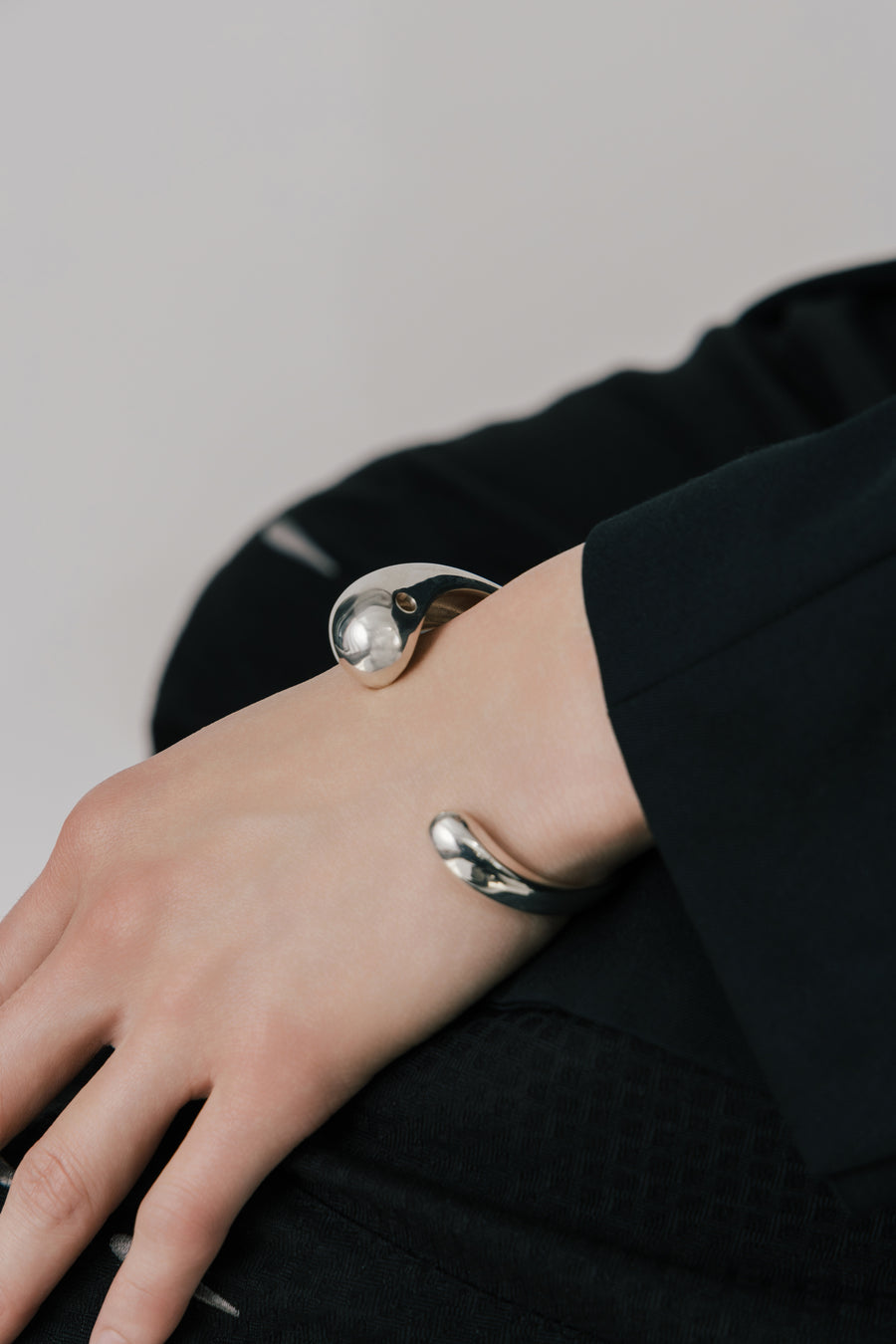 AIMEE BANGLE – h'eres