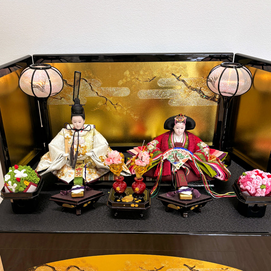 High quality and noble! Enjoy the Doll Festival with a first-class