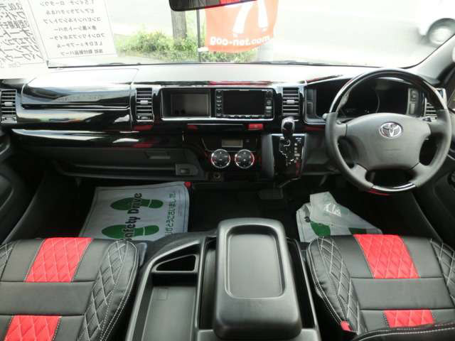 200系ハイエース4型専用 インテリアパネル《ワイド用》 | 札幌の