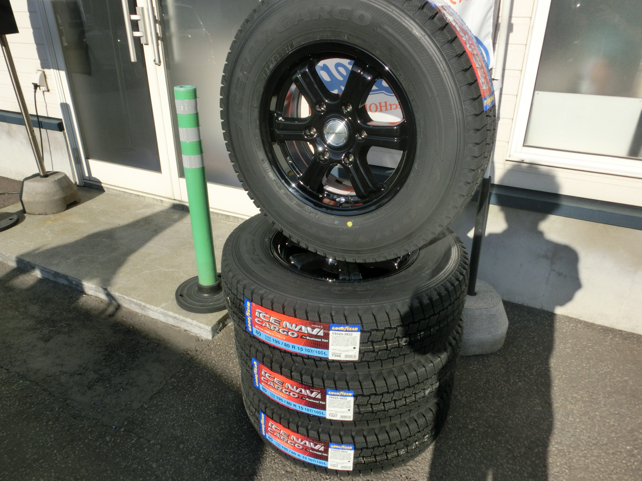 200系ハイエース用 新品スタッドレス＆アルミホイール1台セット