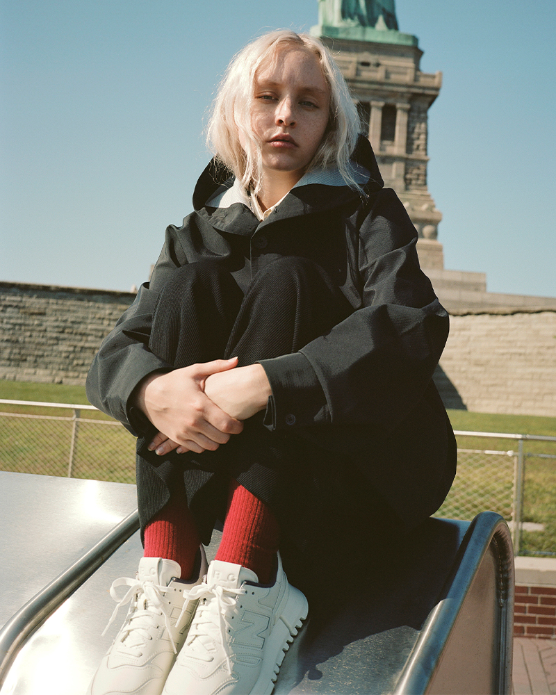 TOKYO DESIGN STUDIO New Balance、NY発OVERCOATとの初コラボ