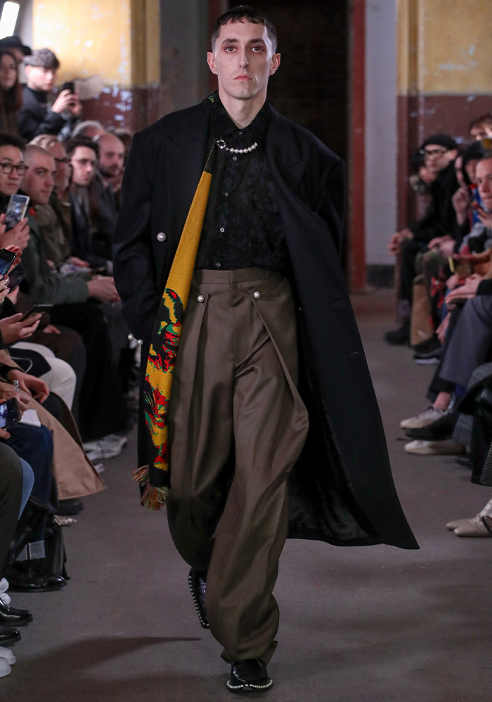 JOHN LAWRENCE SULLIVAN、MONTMARTRE NEW YORKコラボストール発売