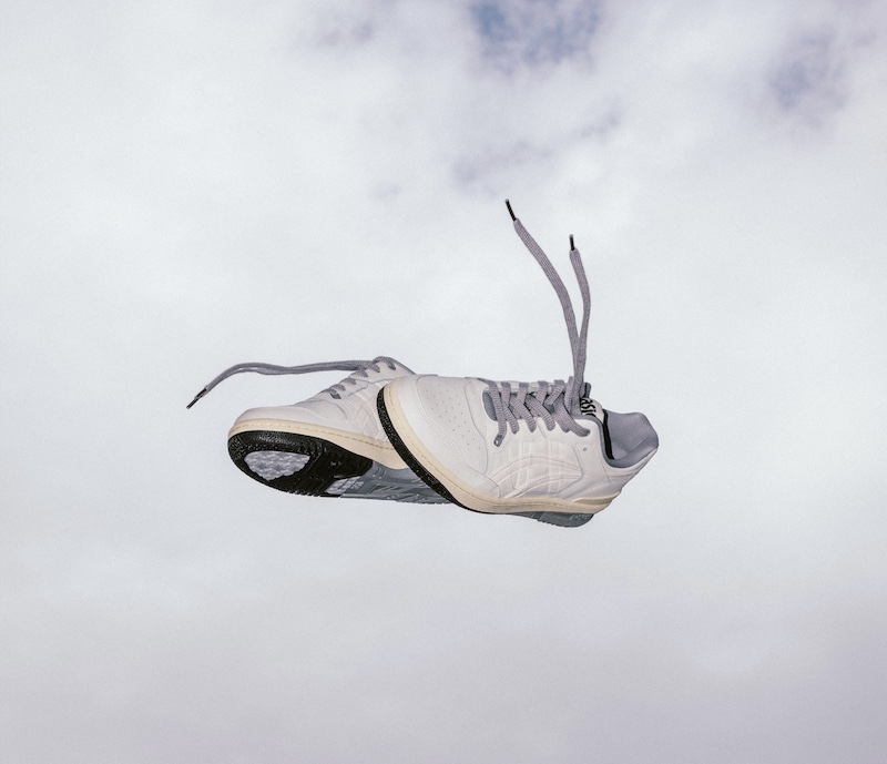 ASICS × ballaholic、クラシックなコラボシューズ「EX89」発売