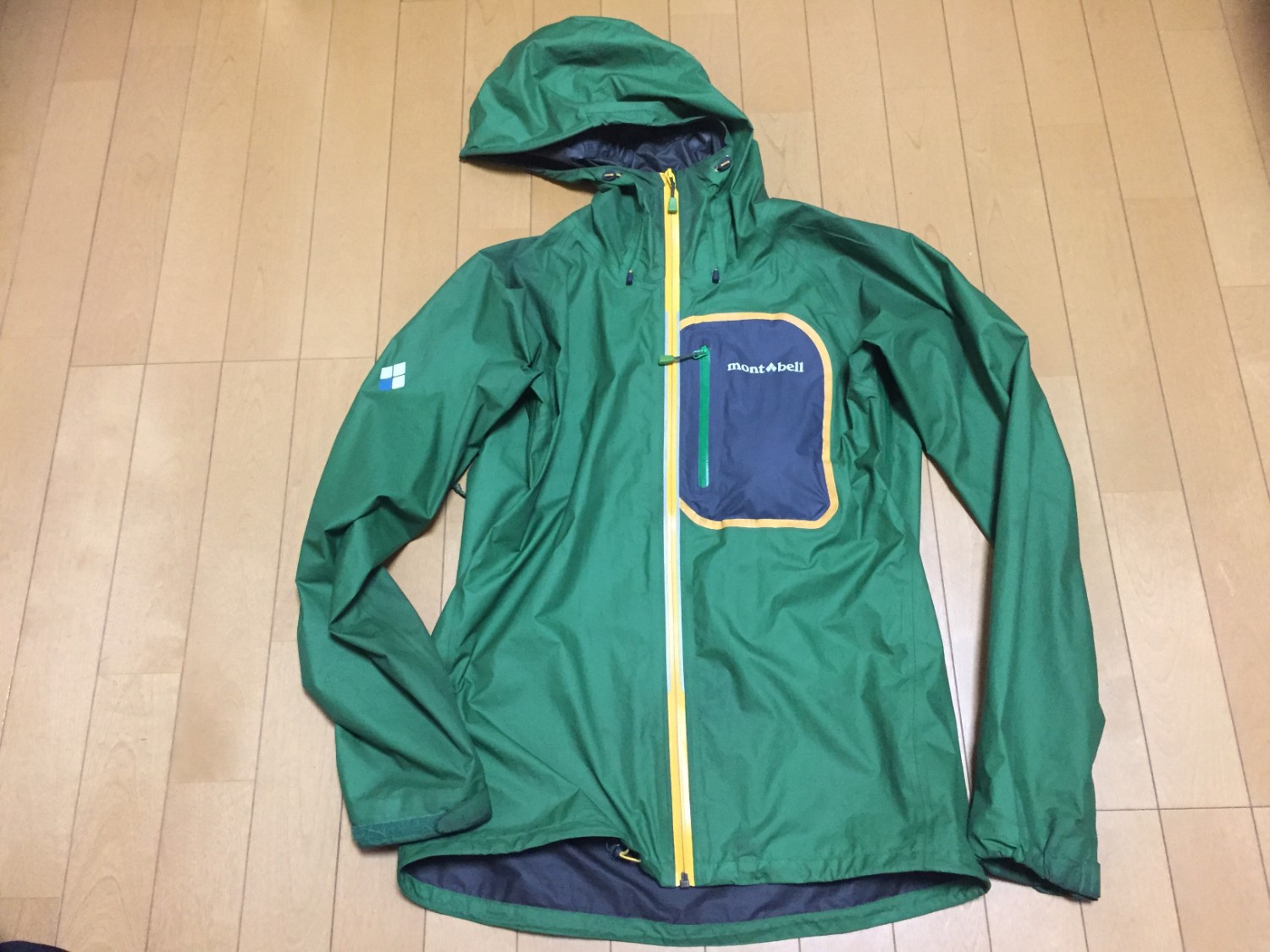 モンベル史上最軽量のゴアテックスレインウエア、トレントフライヤー