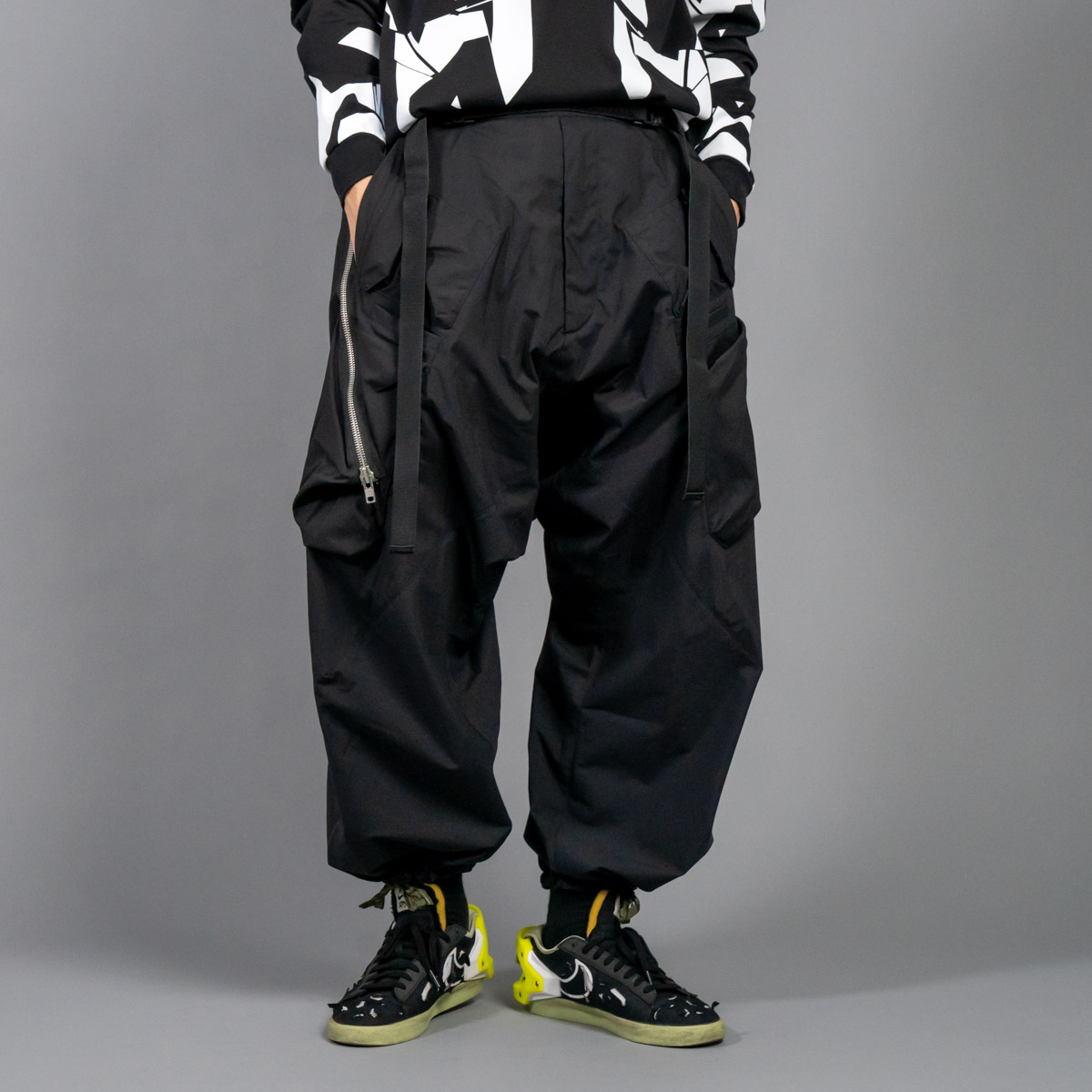 アクロニウム24AW ウルトラワイド カーゴトラウザー | HUES 福岡