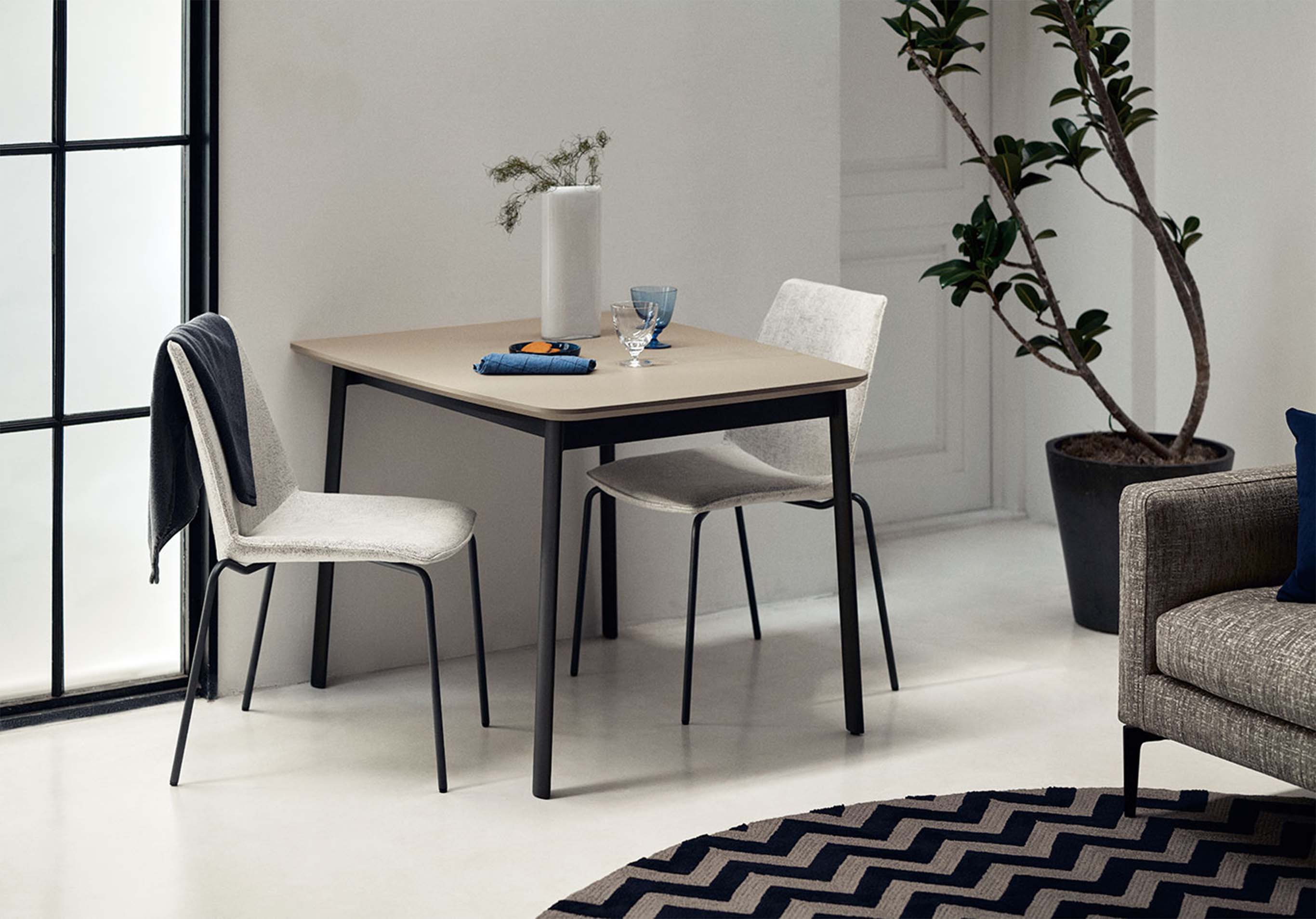 LINTE｜DINING CHAIR｜PRODUCTS｜国産家具メーカー HUKLA｜日本フクラ