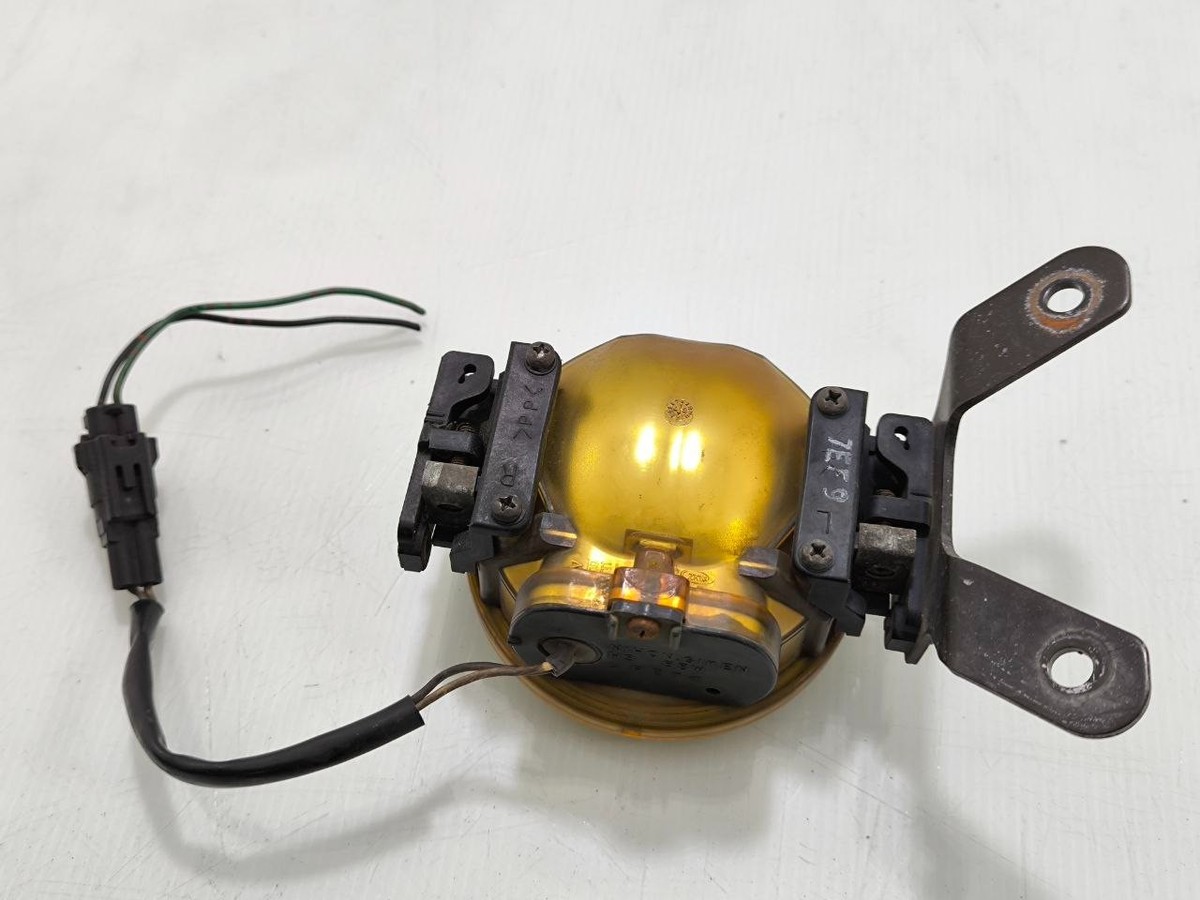 Toyota OEM Altezza SXE10 Celica ZZT231 MRS ZZW30 YELLOW Fog Lights