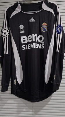 001 - R. Madrid 06/07 Away UEFA - Black - Beckham #23 - Medium