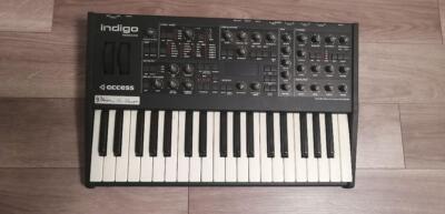 Access Virus Indigo 2 Synthesizer Keyboard Fast Neuwertig 1,5