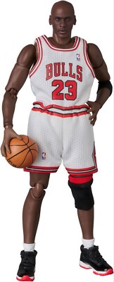Chicago Bulls Michael Jordan 6.7in Action Figure Mafex No.255