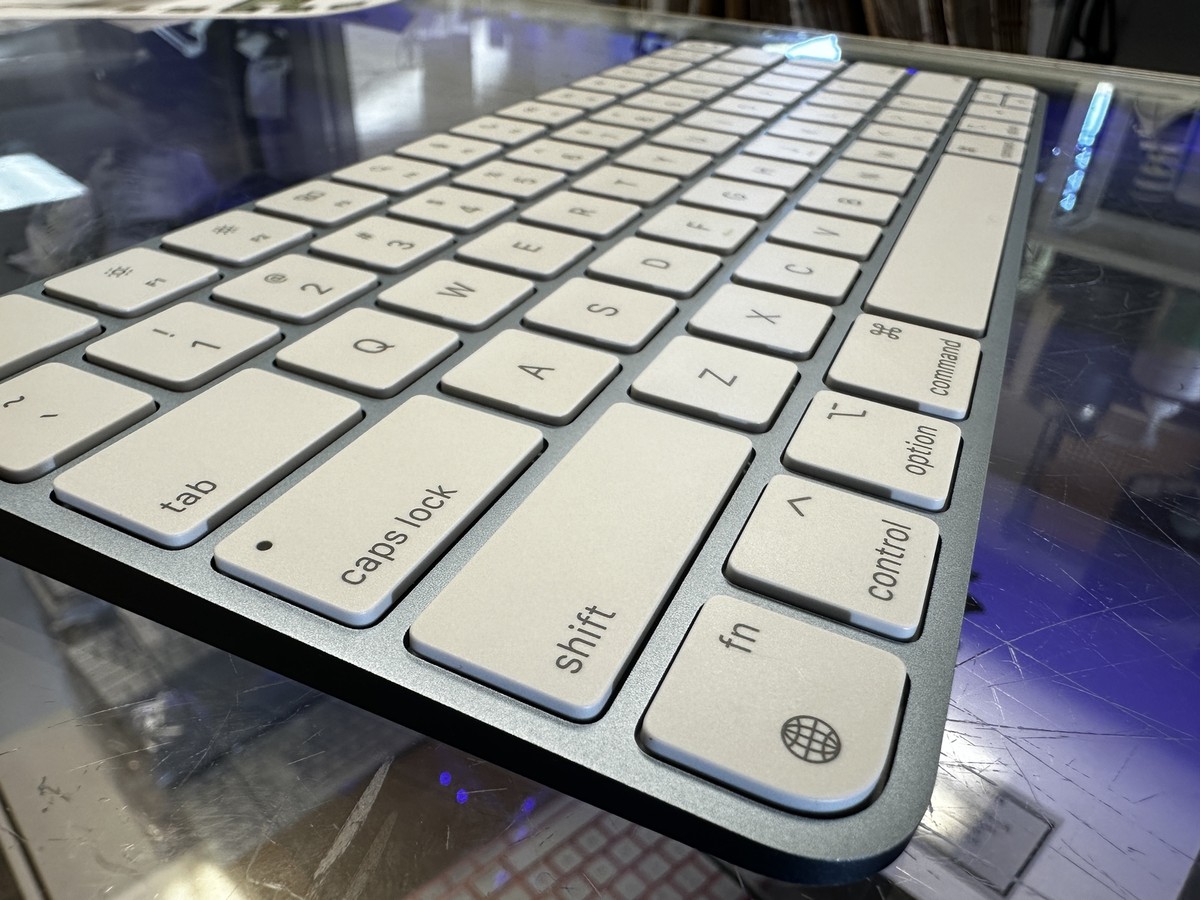 NEW Genuine Apple magic keyboard with Touch ID Blue A2449 w/Cable