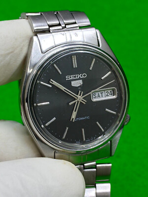 vintage SEIKO 5 watch Automatic Japan Day / Date Indicator 6309