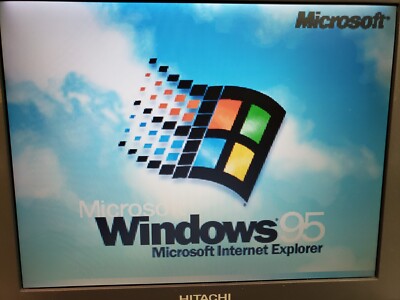 Vintage Hitachi Pentium 133MHz E133DN Win98 Laptop 32MB 2.1GB HDD