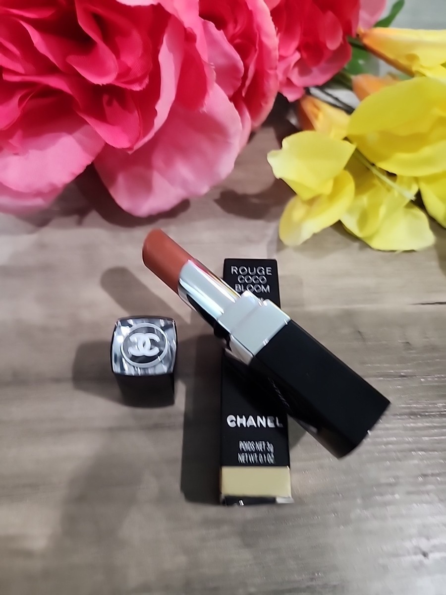CHANEL Rouge Coco Bloom Hydrating Plumping Intense Shine Lip