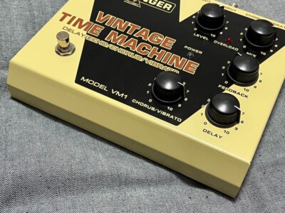 Behringer VM1 Vintage Time Machine Guitar Effect Pedal Very Good