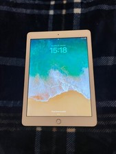 Apple iPad (5th Generation) A1822 32 GB, Wi-Fi, 9.7 in - Gold for