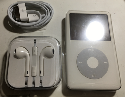 Apple iPod Classic A1136 30GB Video 5th Generation - White