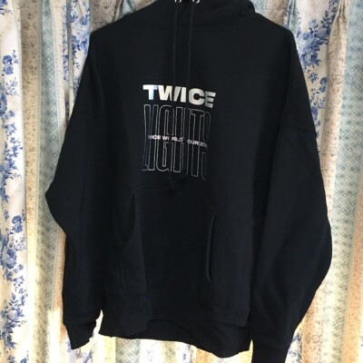 TWICE WORLD TOUR 2019 TWICELIGHTS in Japan Official Hoodie Parker