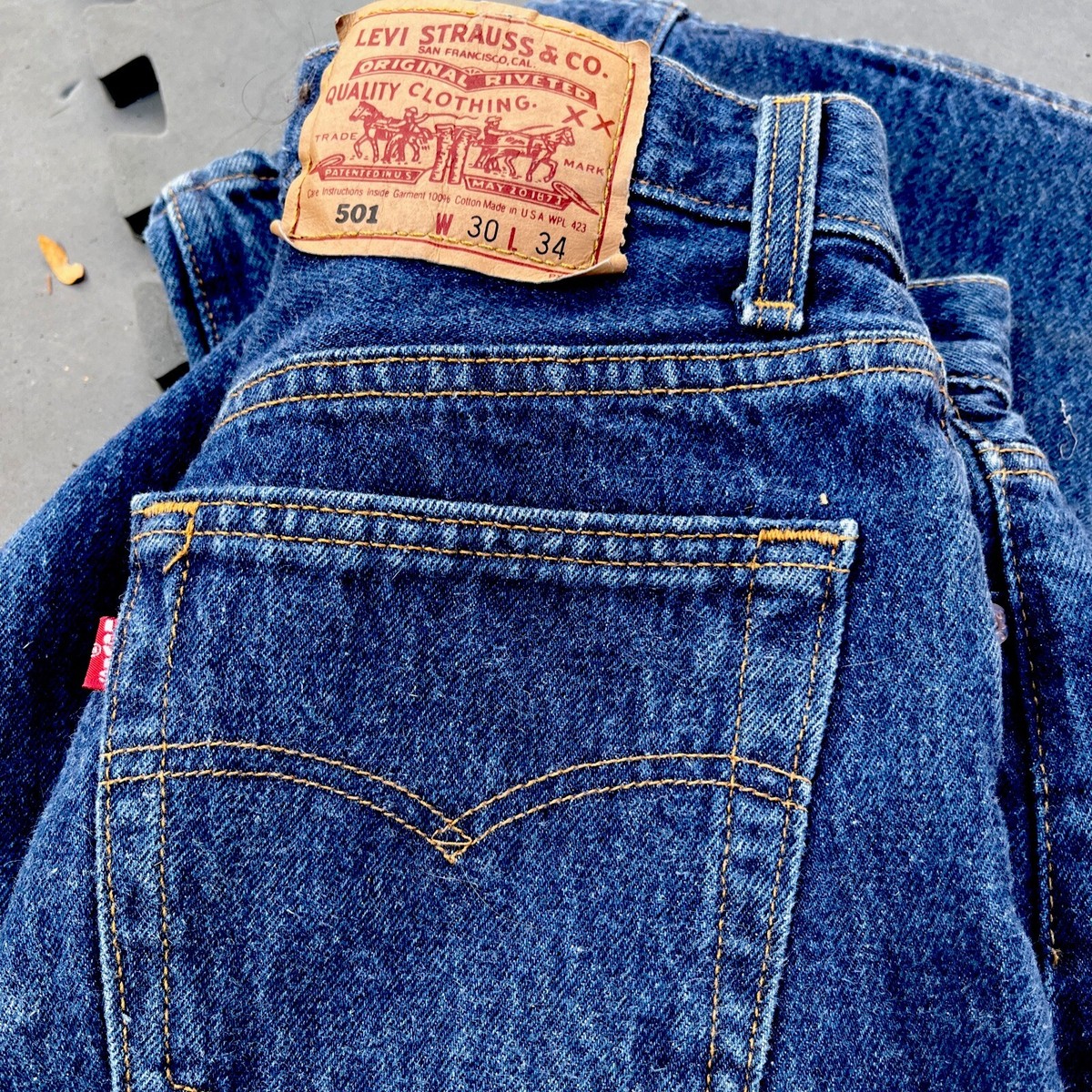 Levi's 501 Jeans Vintage Mens W30 L34 Straight Leg Button-Fly Blue