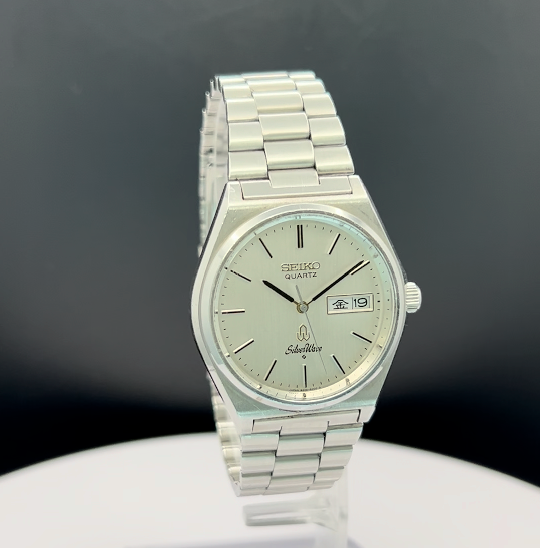 SEIKO WATCH SILVER WAVE 8229-8000 QUARTZ DAY DATE KANJI [Excellent